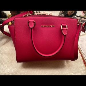 Michael kors hot pink purse